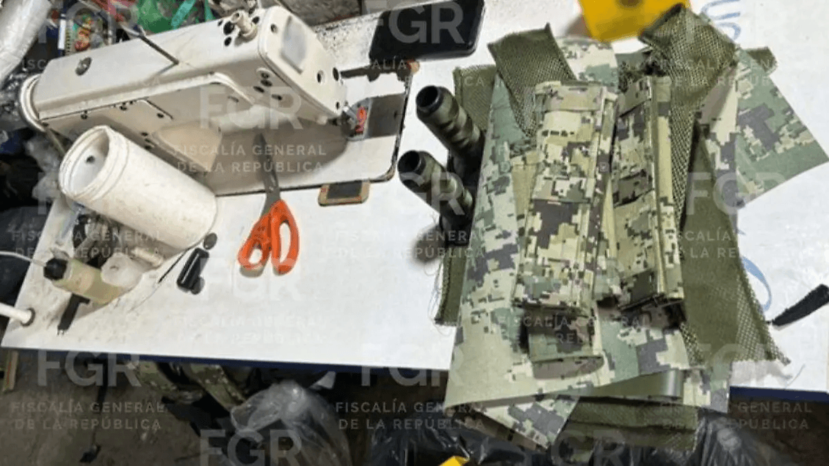 Aseguran taller de uniformes falsificados de la Fuerzas Armadas en Veracruz