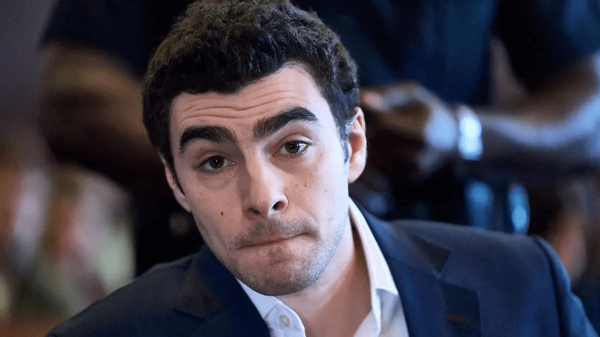 Arrestan a hombre que se hizo pasar por agente del FBI para liberar a Luigi Mangione