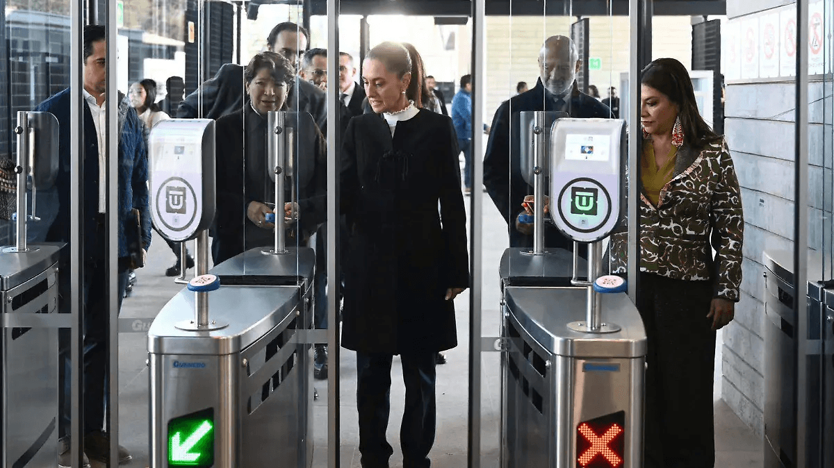 Tren El Insurgente, que une a CDMX con Toluca, inicia operaciones completas tras 12 años de obras