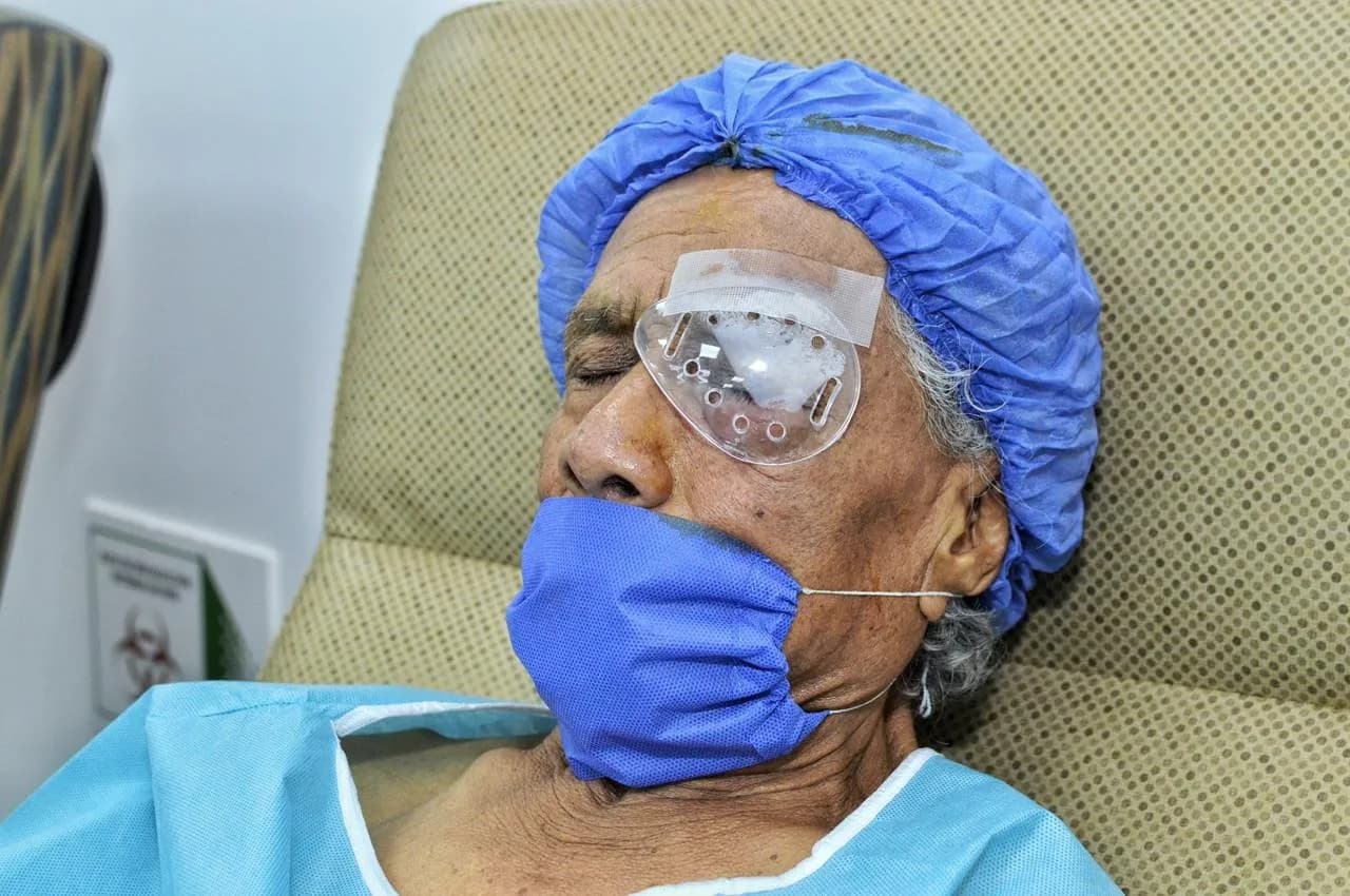 Supera DIF Puebla Capital 100 cirugías de cataratas con “Iluminando Miradas”