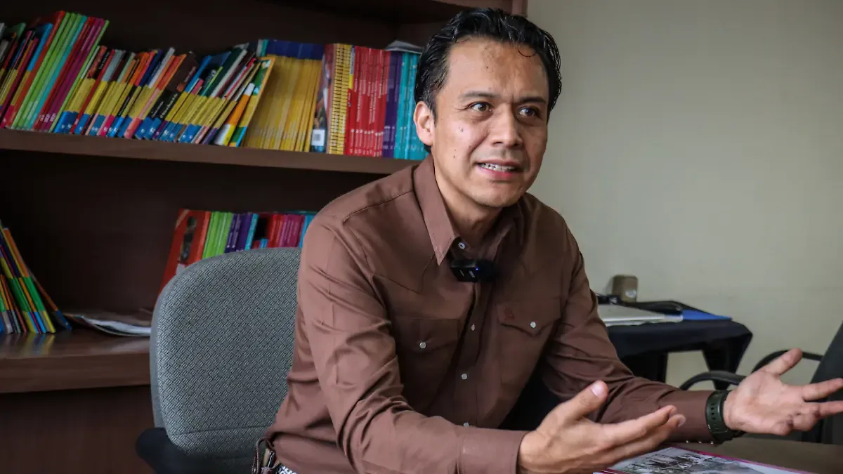 Marx Arriaga impulsa jornada de protesta en defensa de los libros de texto gratuitos