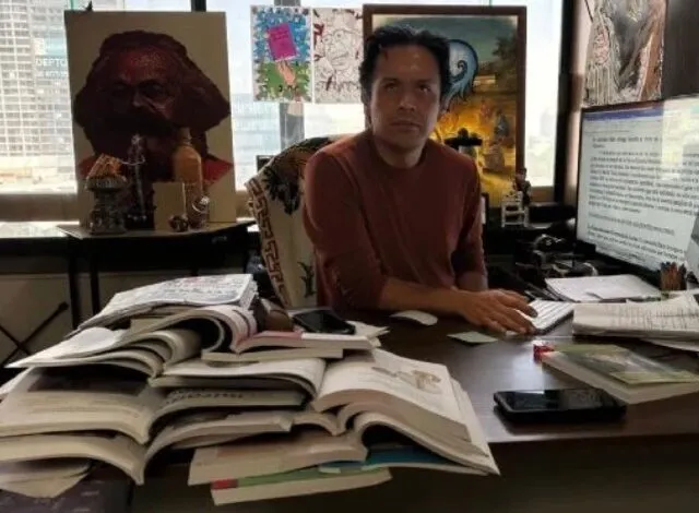 ¡Rebelión en la SEP! Marx Arriaga se niega a salir