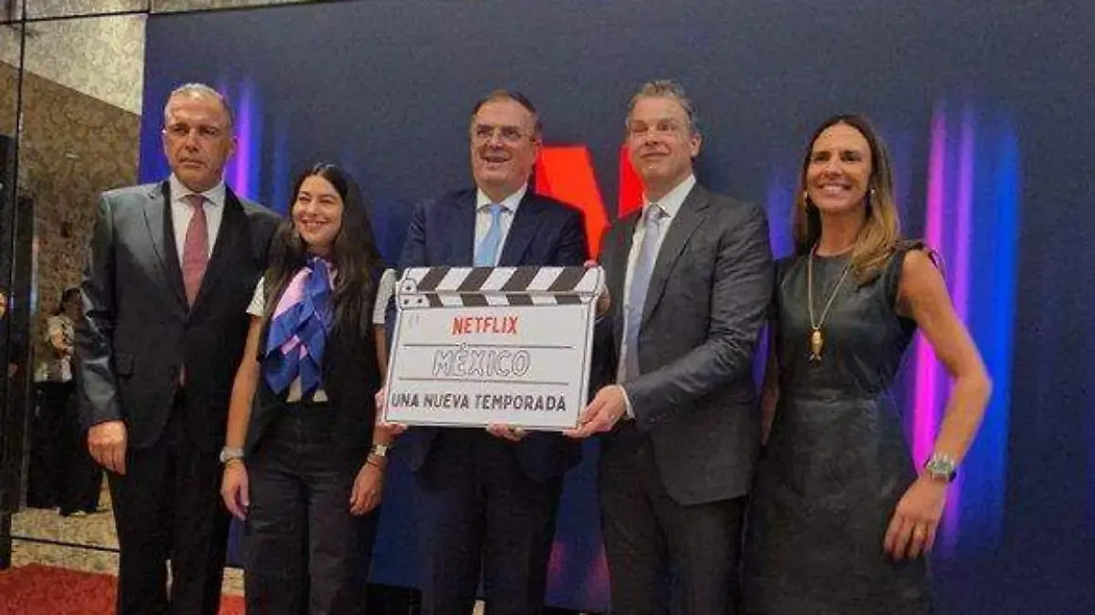 Netflix abre oficinas en México; Ebrard destaca rol de la industria audiovisual para la economía