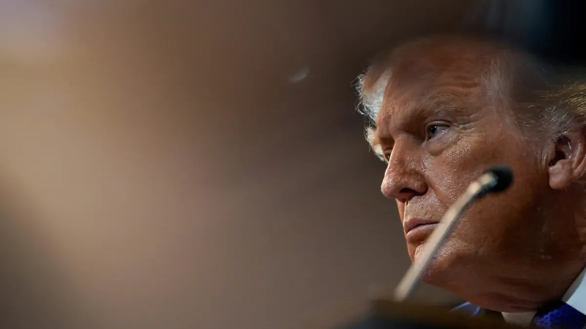 Trump inicia plan millonario para transformar almacenes en centros de detención de migrantes