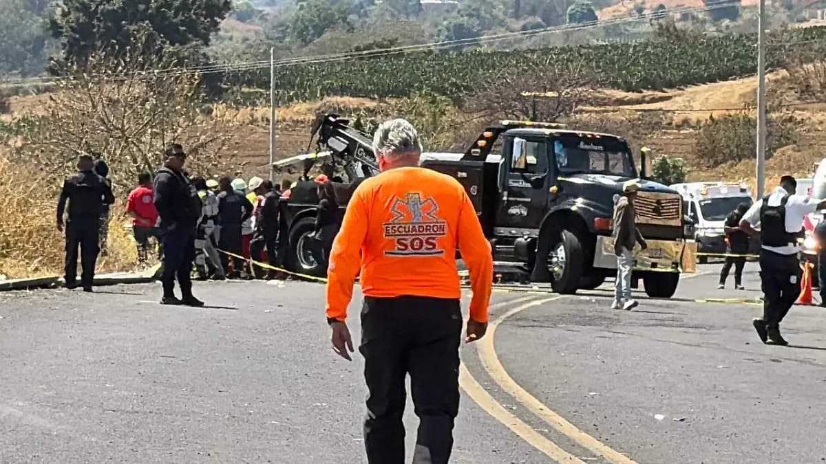 Vuelca autobús en Tlalnepantla, Morelos; hay al menos 27 heridos y cinco muertos