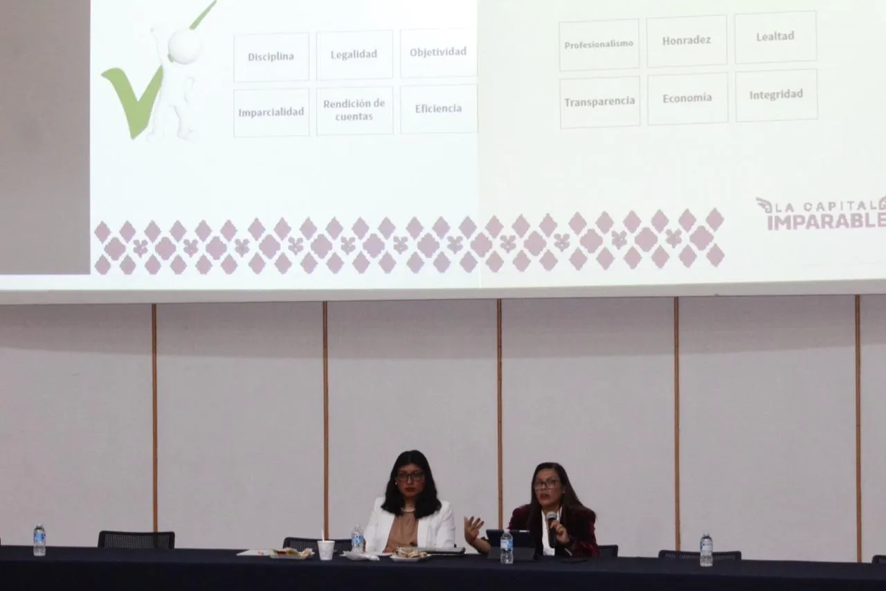 Promueve Ayuntamiento cultura de transparencia entre estudiantes universitarios