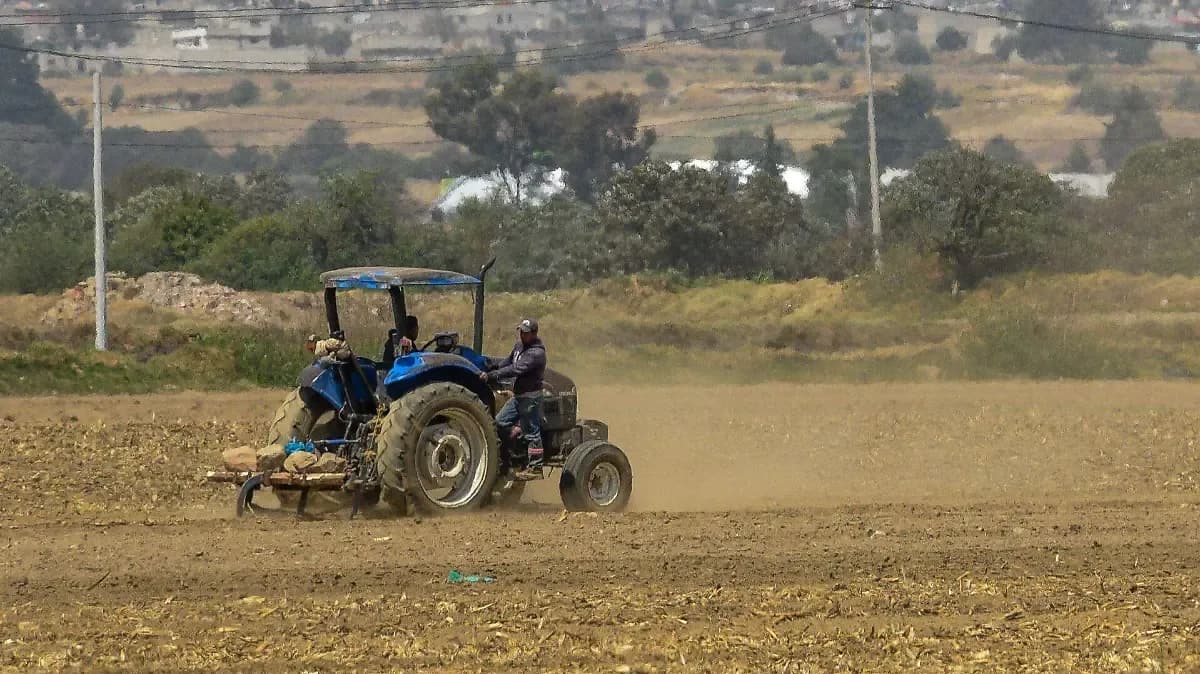 Gobierno federal exhorta a productores a regularizar concesiones de agua antes del 28 de abril