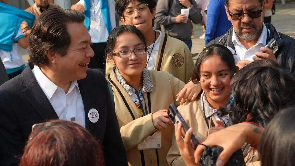 Secundarias cumplen 100 años; SEP destaca becas y nuevo sistema de ingreso a bachillerato