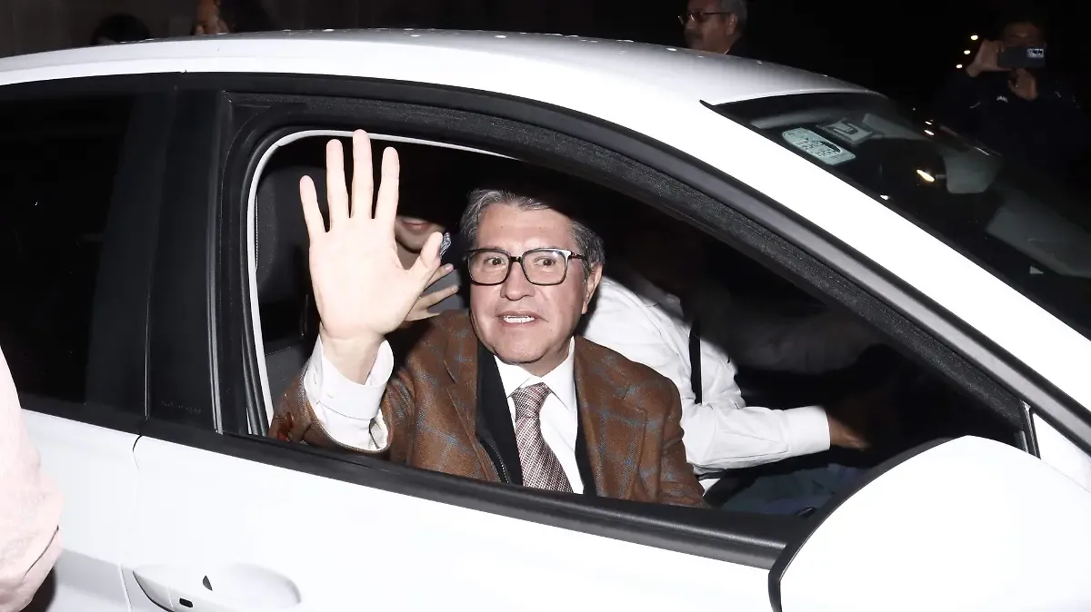 Sheinbaum recibe a legisladores en Palacio Nacional tras revés a su reforma electoral