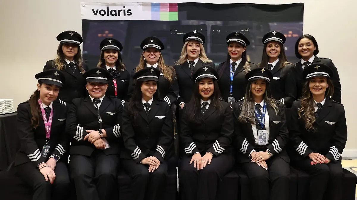 Integran mujeres más de 46% de la plantilla laboral de Volaris