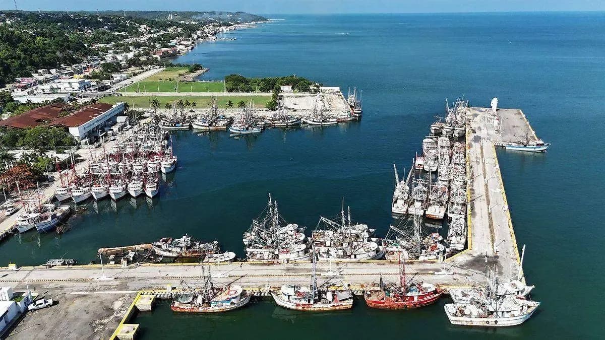 Cierran puertos y plataformas en Campeche por frente frío 40