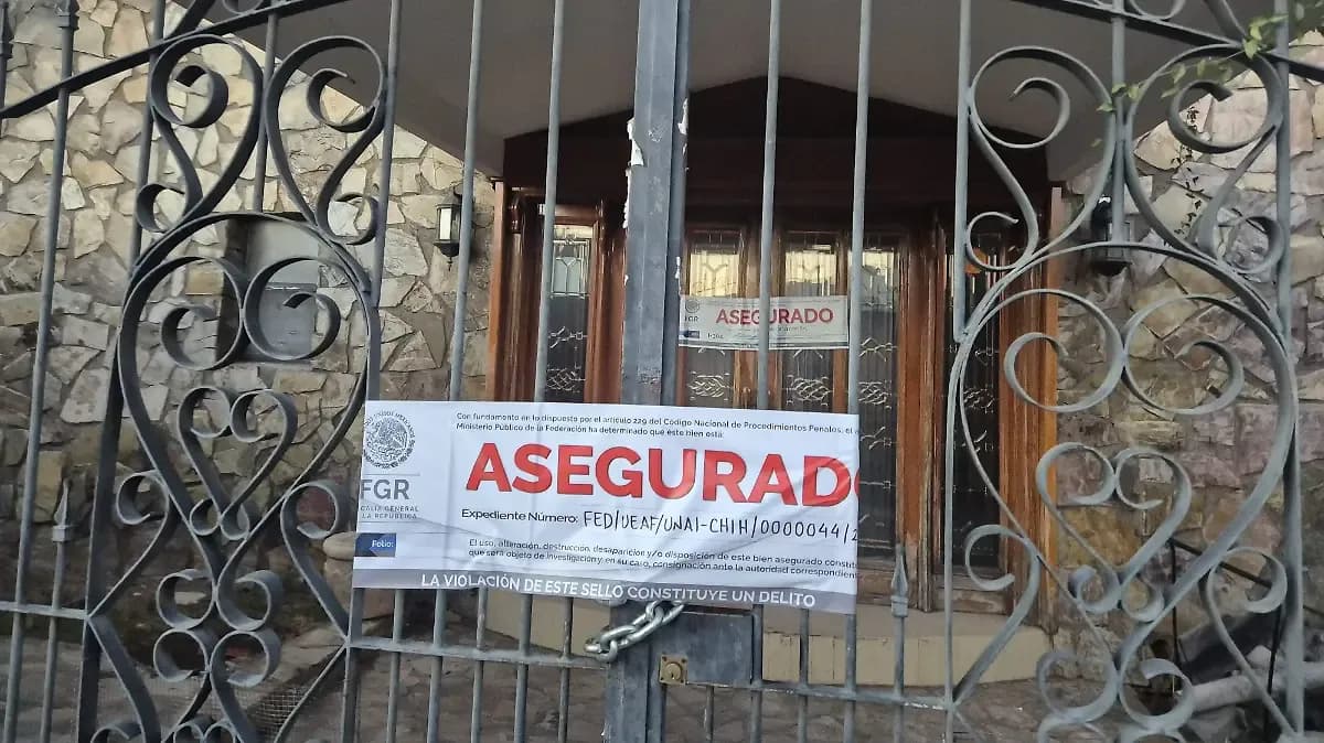 Asegura FGR residencia del exgobernador César Horacio D. J. en Parral