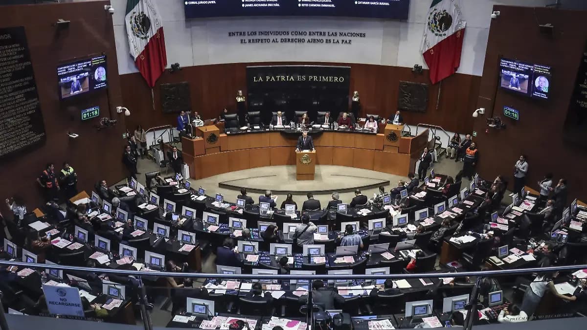 Senado recibe Plan B de Sheinbaum; plantea recorte presupuestal y cambios a revocación de mandato