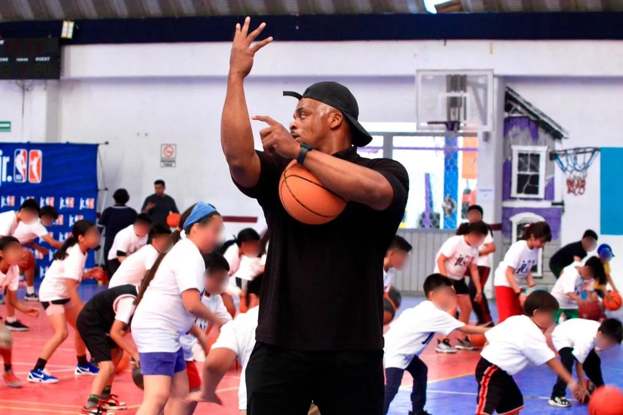 Impulsa Puebla formación deportiva juvenil con clínica de básquetbol en alianza con la NBA