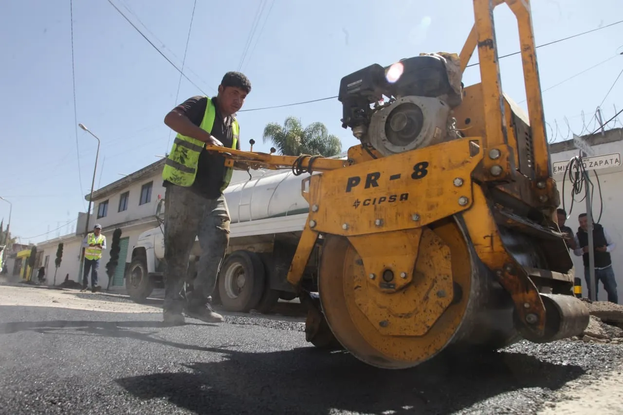 Avanzan con programa integral de bacheo en la capital