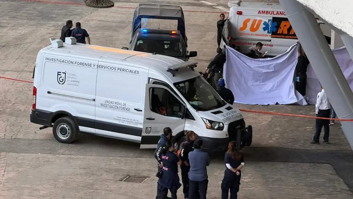 Aficionado murió tras intentar saltar entre niveles en el Estadio Banorte: FGJ