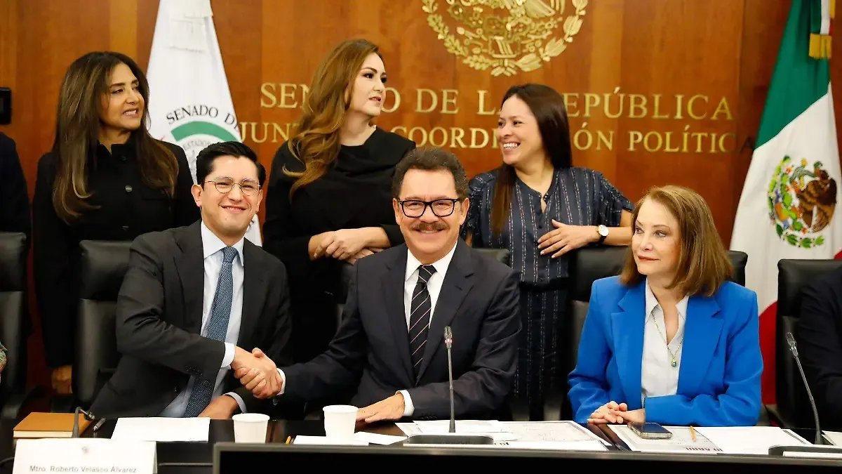 Futuro canciller, Roberto Velasco, se reúne con la Jucopo; Senado recibe solicitud formal para su nombramiento