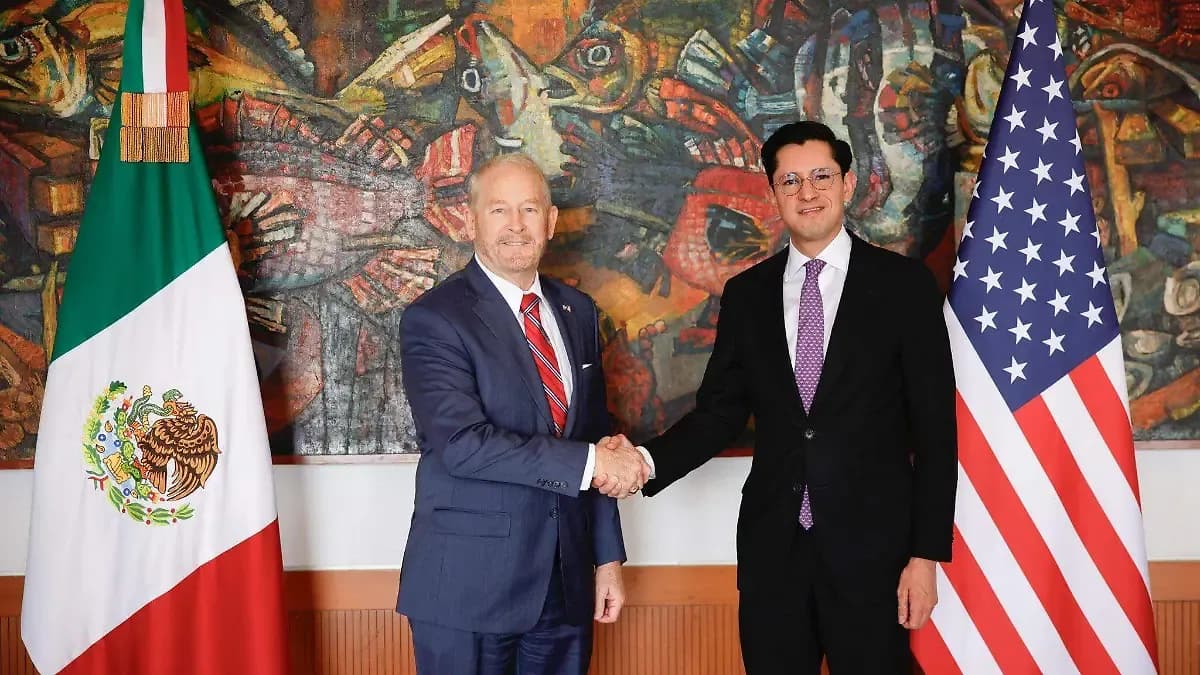 Canciller Roberto Velasco se reúne con embajador de EU para hablar de cooperación bilateral