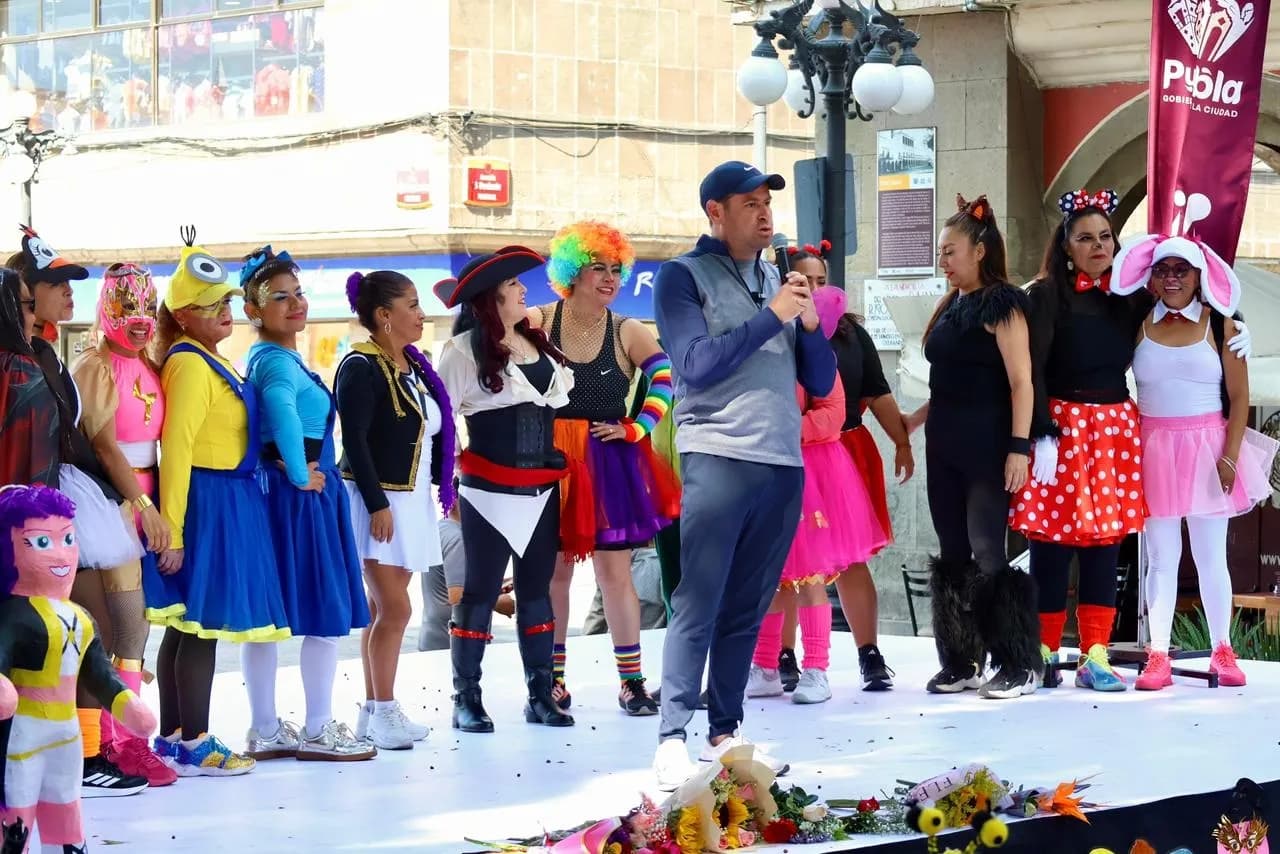 Celebran a la niñez con activación física masiva en el Zócalo