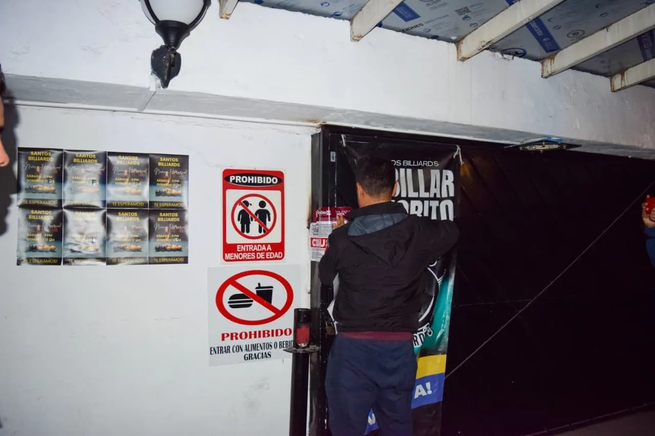 Clausuran bares irregulares para fortalecer el orden en zona universitaria