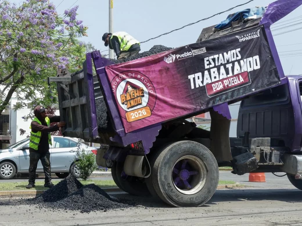 Supervisan trabajos de bacheo para fortalecer seguridad vial