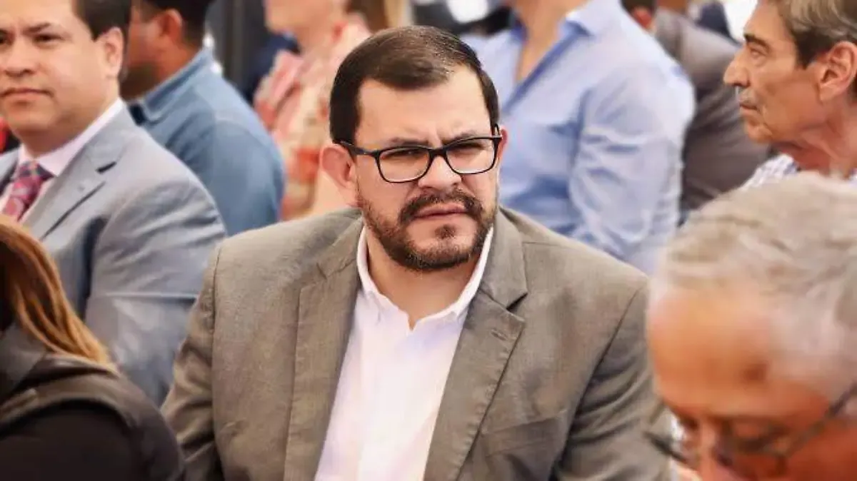 Nombran a Francisco Sáenz encargado de despacho de la FGE tras salida de César Jáuregui