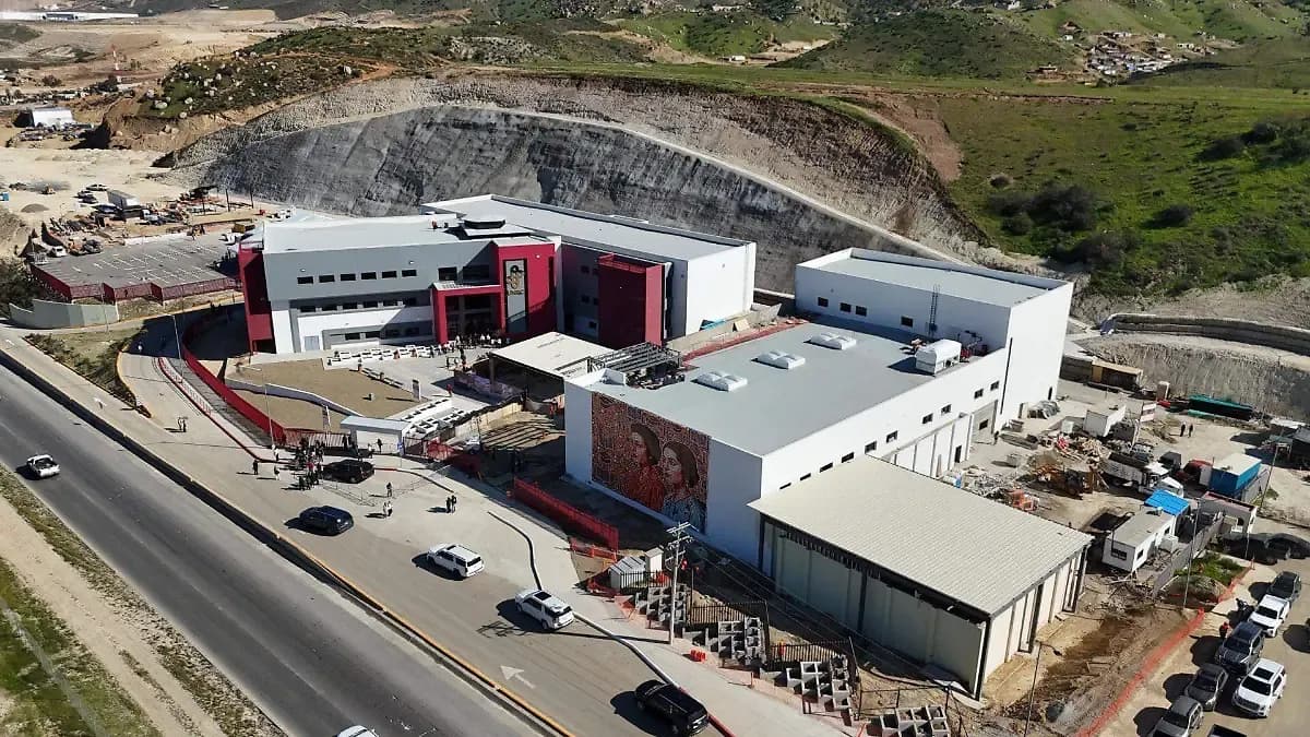 En año y medio se han creado 367 mil lugares nuevos de preparatoria y universidad: SEP