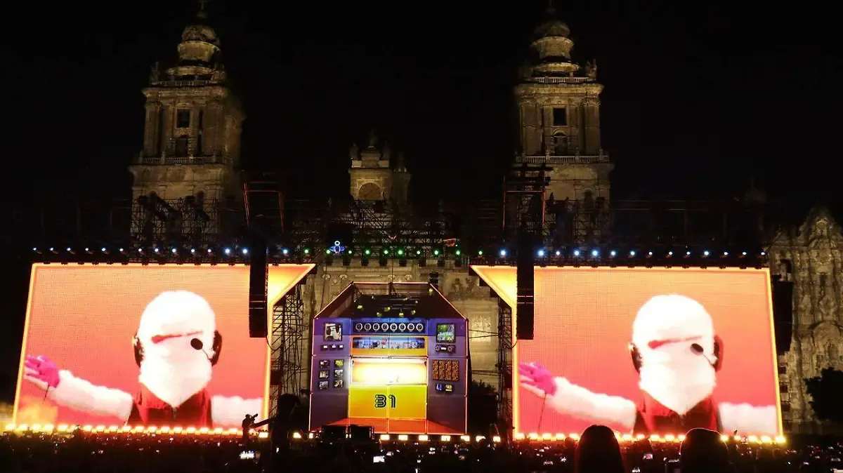 ¡Tulio, hermano, ya eres mexicano! 31 Minutos abarrota el Zócalo ante más de 230 mil personas