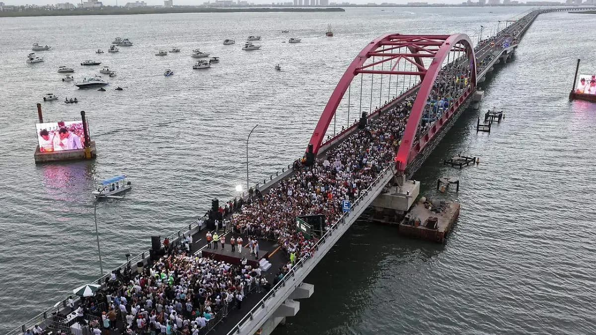 Inauguran Puente Nichupté, obra que une la zona hotelera con el centro de Cancún