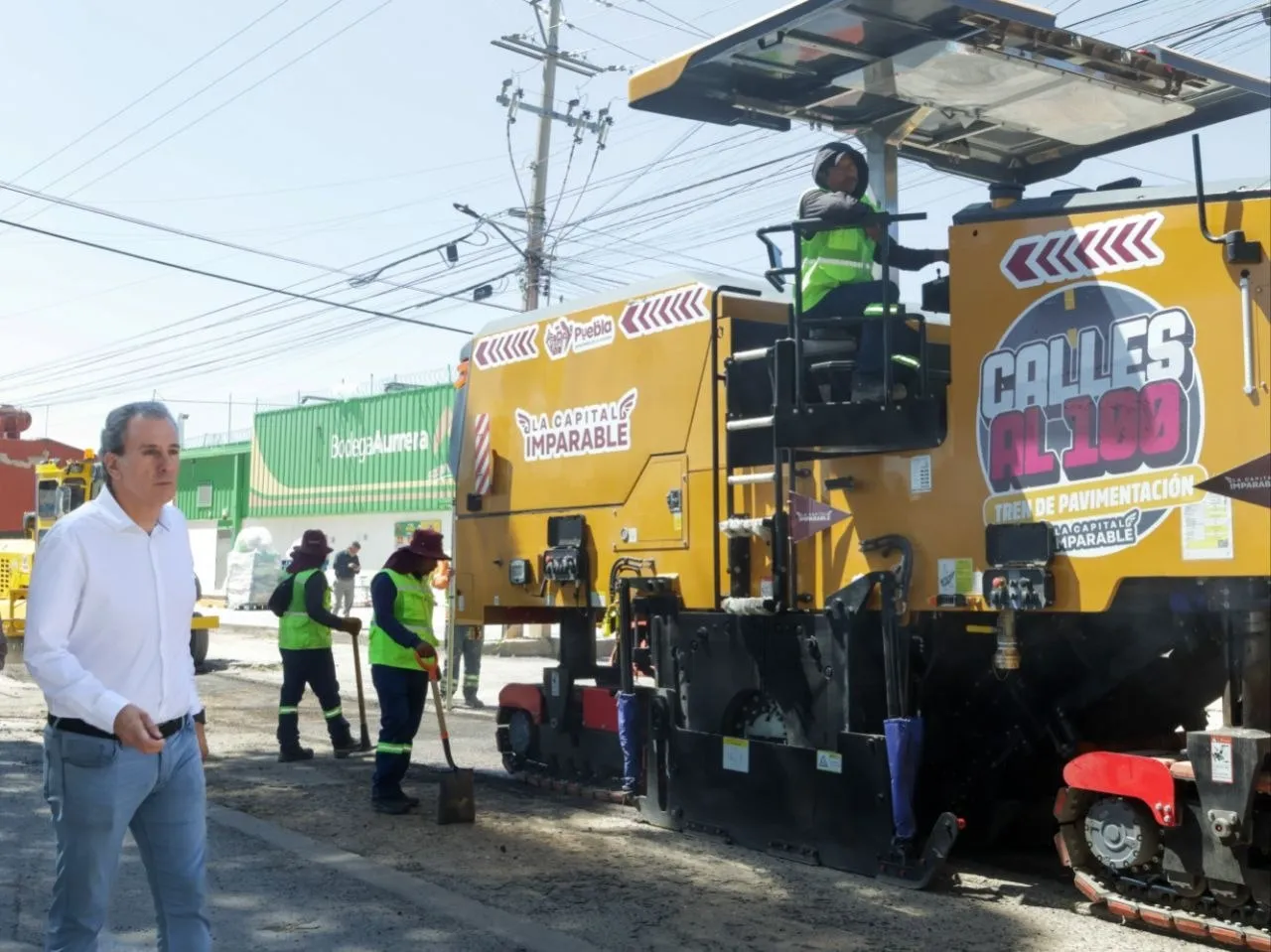 Avanza rehabilitación vial en Vicente Guerrero con maquinaria propia