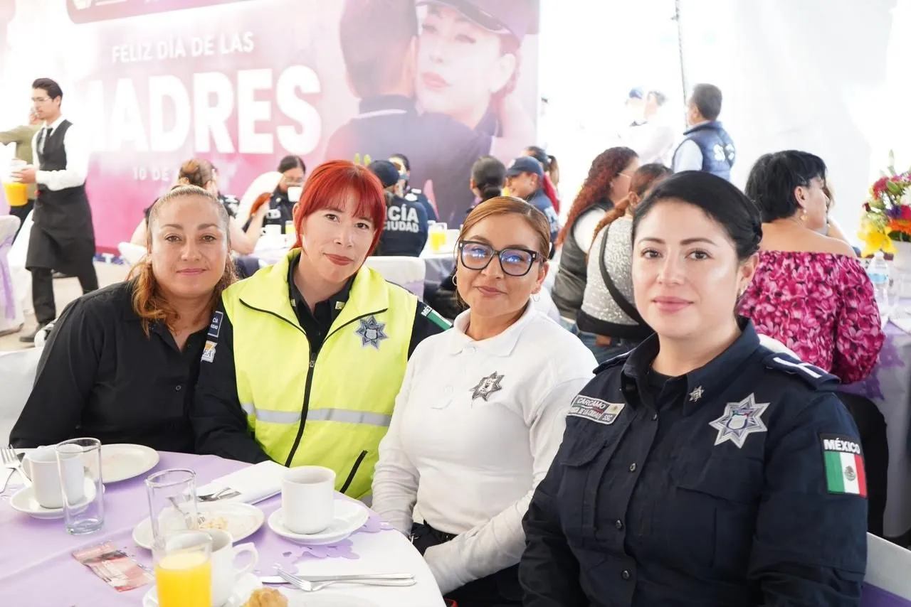 Reconocen a madres policías por su labor en seguridad
