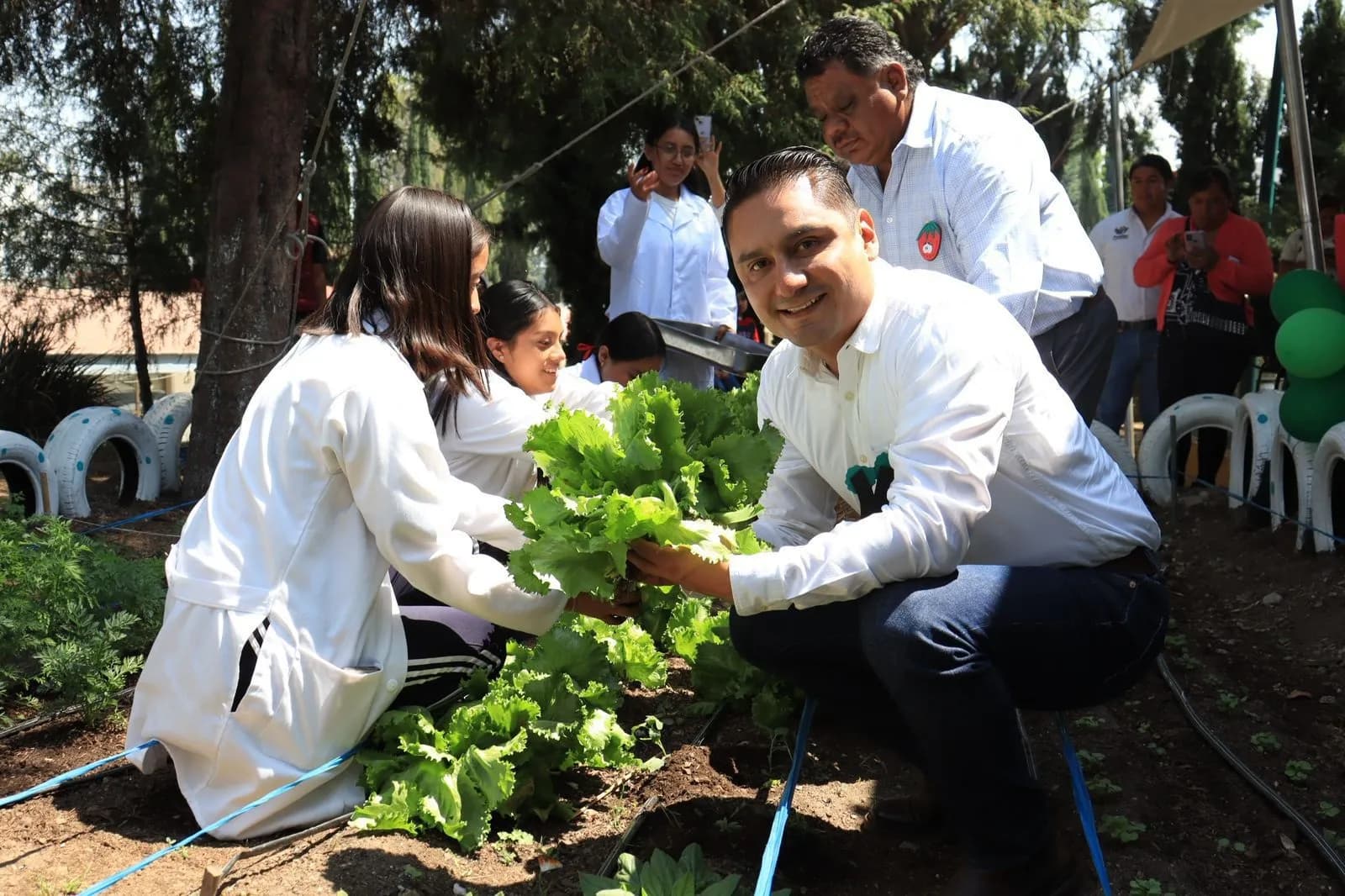 Impulsa capacitación ambiental en escuelas con huertos