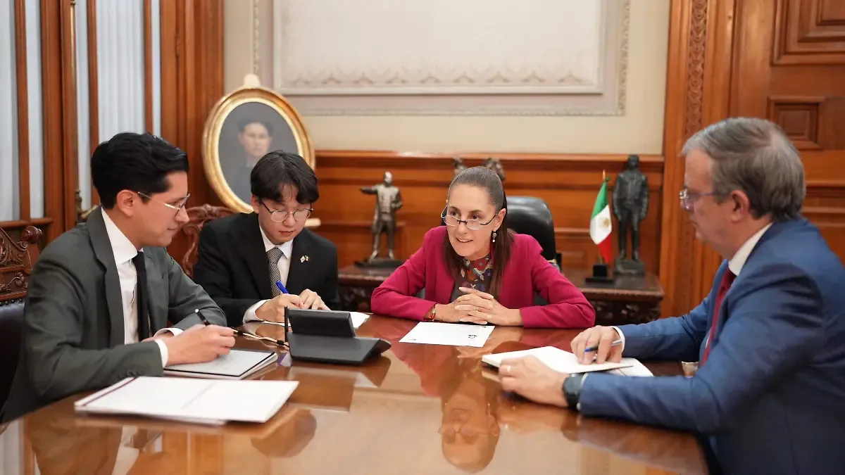 Sheinbaum agradece a Corea del Sur por regreso de BTS a México en 2027