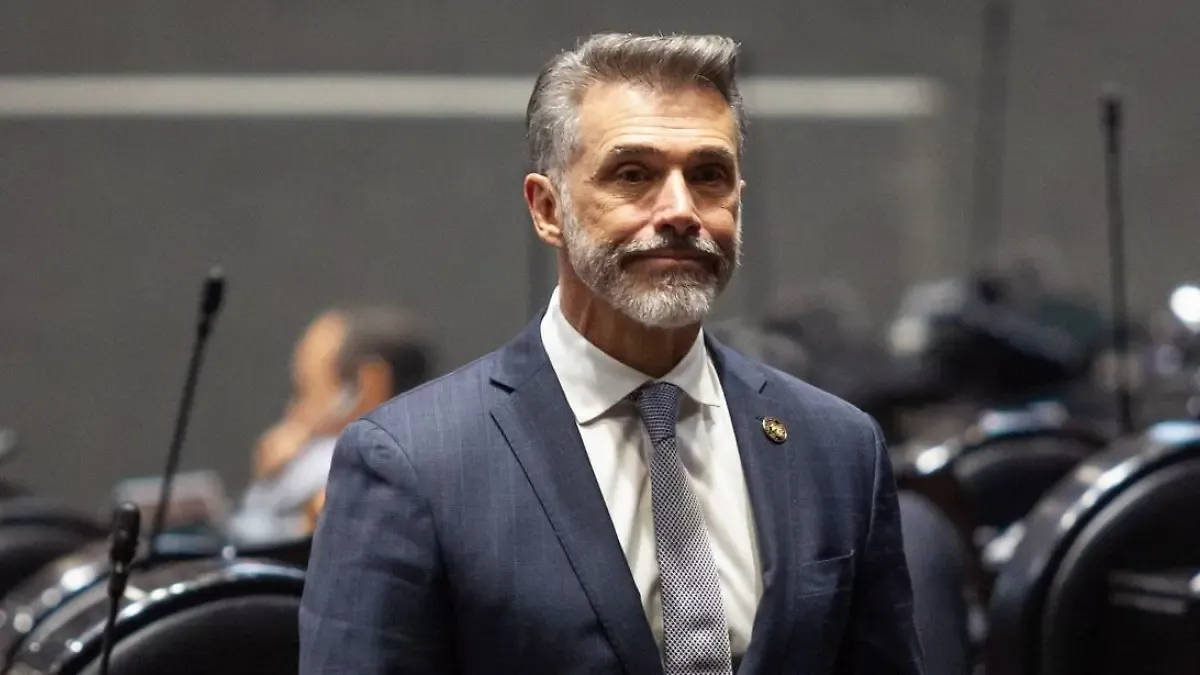 Sergio Mayer renuncia a Morena; argumenta motivos personales para su salida del partido