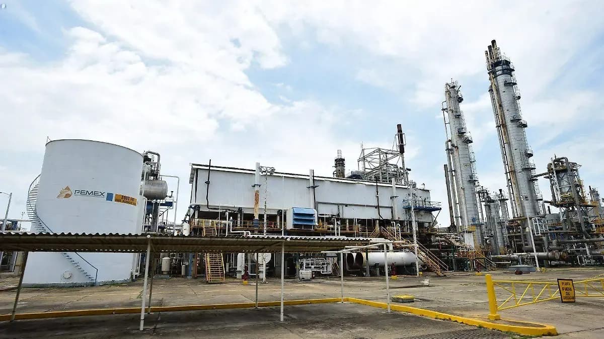 Pemex invertirá 93 mil mdp para reactivar la industria petroquímica