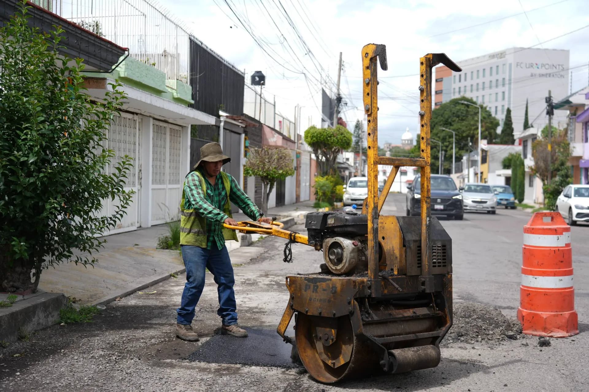 Ayuntamiento de Puebla continuará con programa de bacheo en distintos puntos de la capital