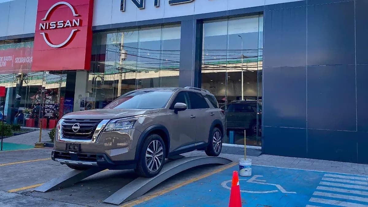 Producción automotriz nacional cae en un bache en mayo