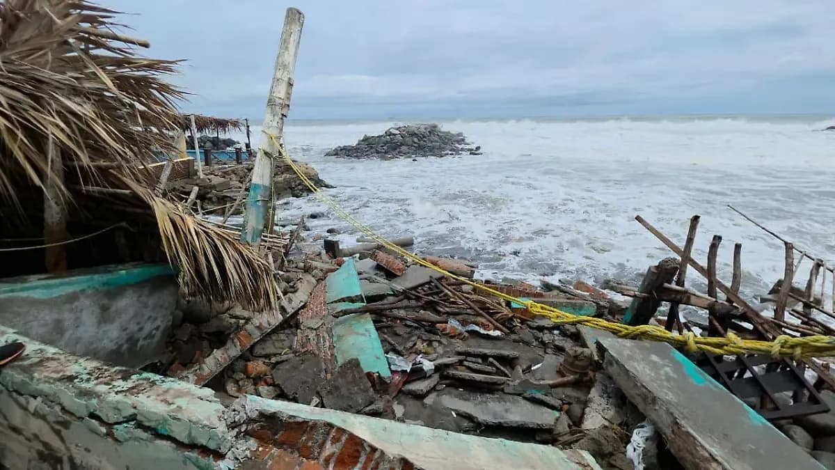 Onda tropical 6 provoca lluvias intensas en el sureste; persiste ola de calor con más de 45 grados