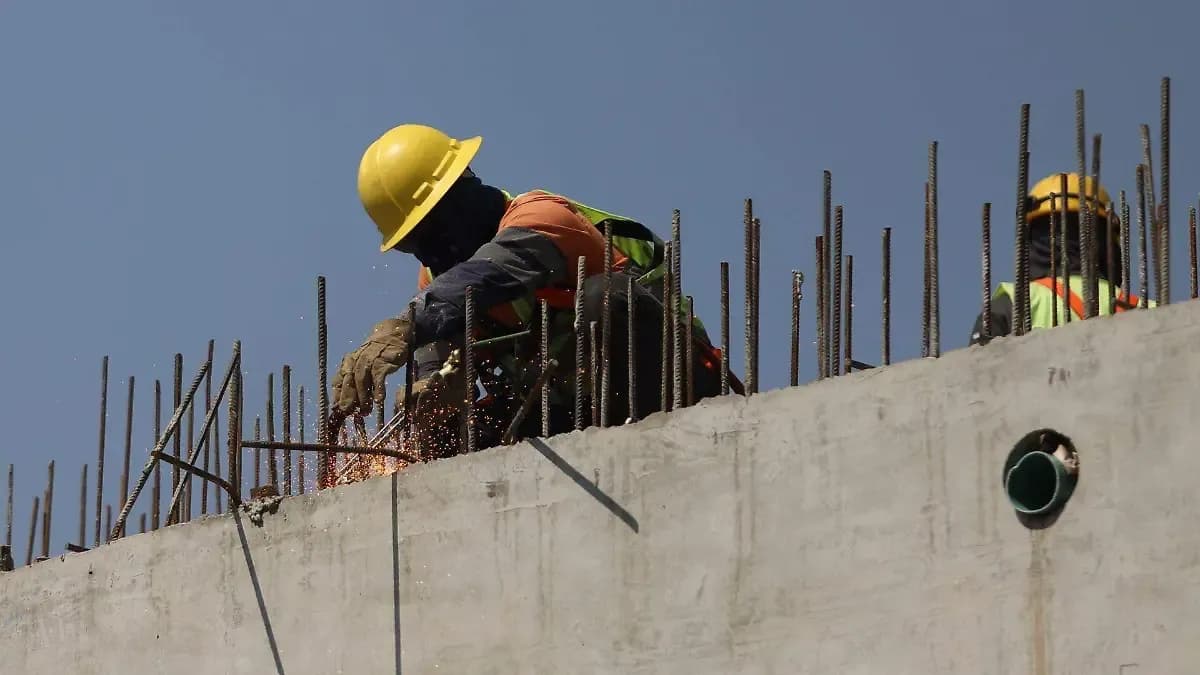Construcción impulsa la actividad industrial; creció 1.8% en abril