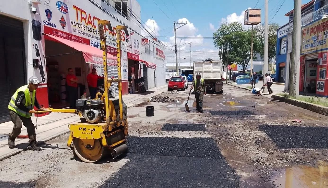 Ayuntamiento de Puebla atenderá 17 vialidades con trabajos de bacheo