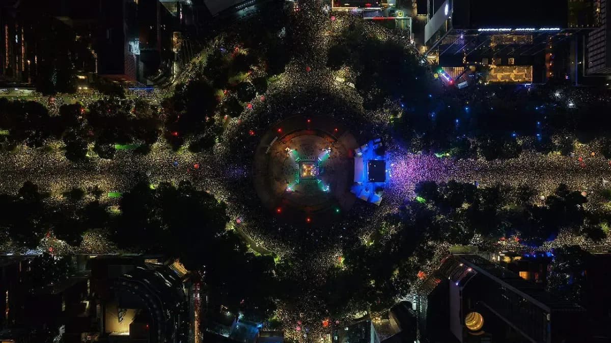 Más de 800 mil festejan en CDMX triunfo de México pese a lluvia y ley seca