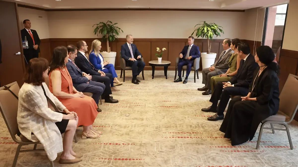 Felipe VI prevé "un futuro enormemente próspero" para la "magnífica" relación España-México