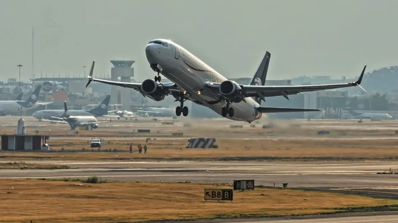 El transporte aéreo entre enero y mayo se contrajo 0.8%: AFAC