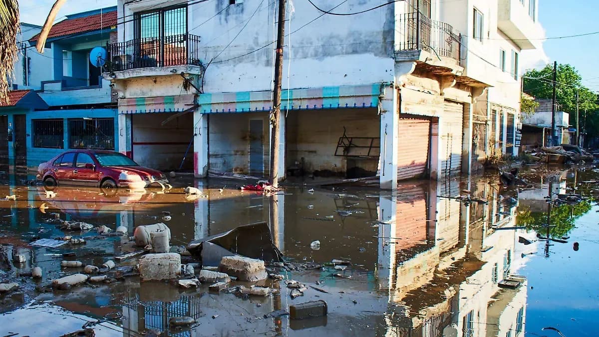 Gobierno activará alertas por celular ante ciclones y lluvias intensas