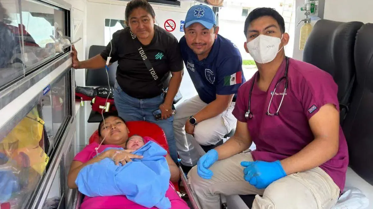 Bebé nace en ambulancia durante traslado de emergencia en Yucatán