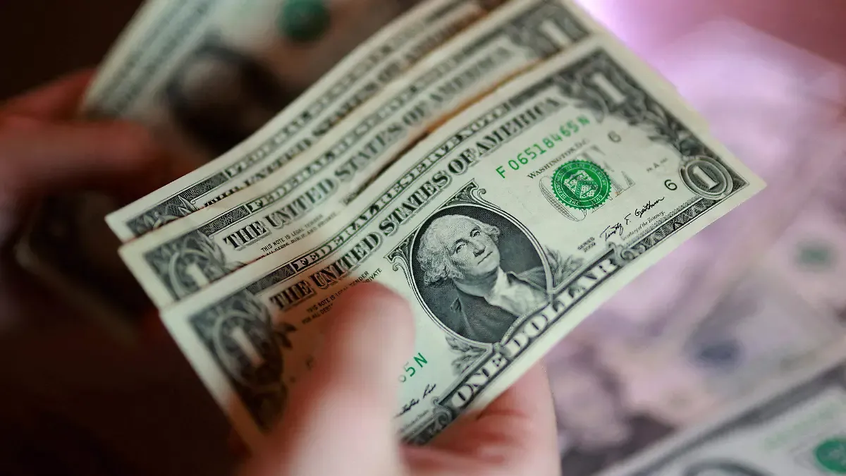 Las remesas ya no rinden igual por la fortaleza del peso