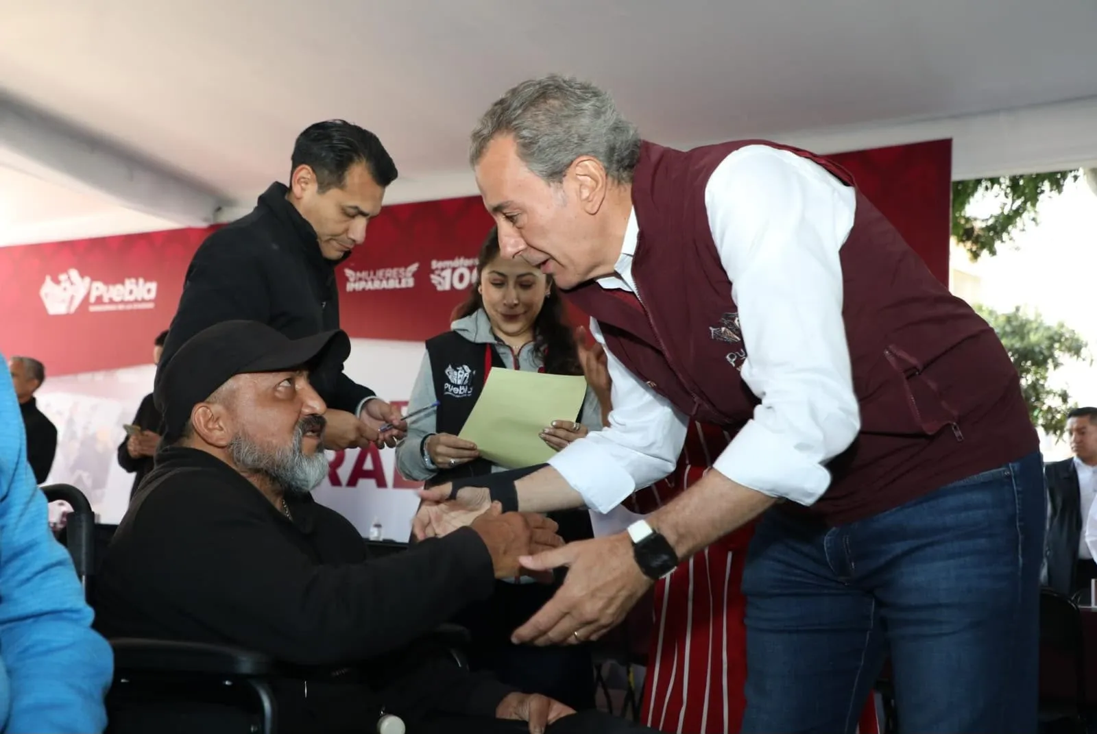 Ayuntamiento de Puebla acerca servicios municipales a INFONAVIT San Pedro