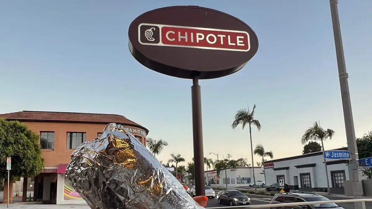 Chipotle abre su primer restaurante en México