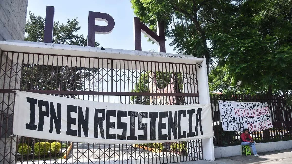 Estudiantes de la Escuela Superior de Economía del IPN levantan paro, tras dos meses