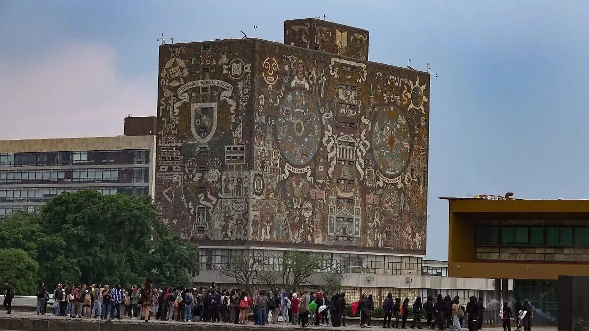 UNAM revisará resultados de exámenes de admisión en línea para licenciatura, tras presuntas irregularidades